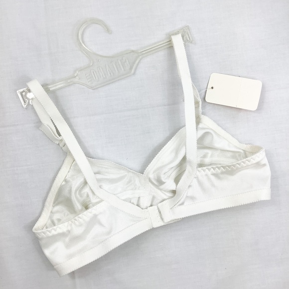 NWT vintage unlined nylon bullet bra - Picture 3 of 4